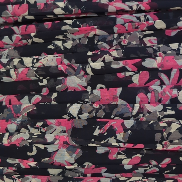 Banana Republic Floral Skirt - Picture 2 of 4